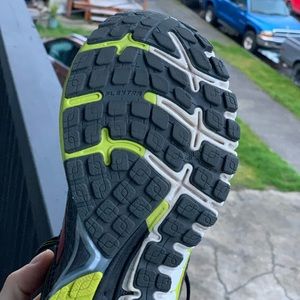 Brooks running shoes men’s size 10